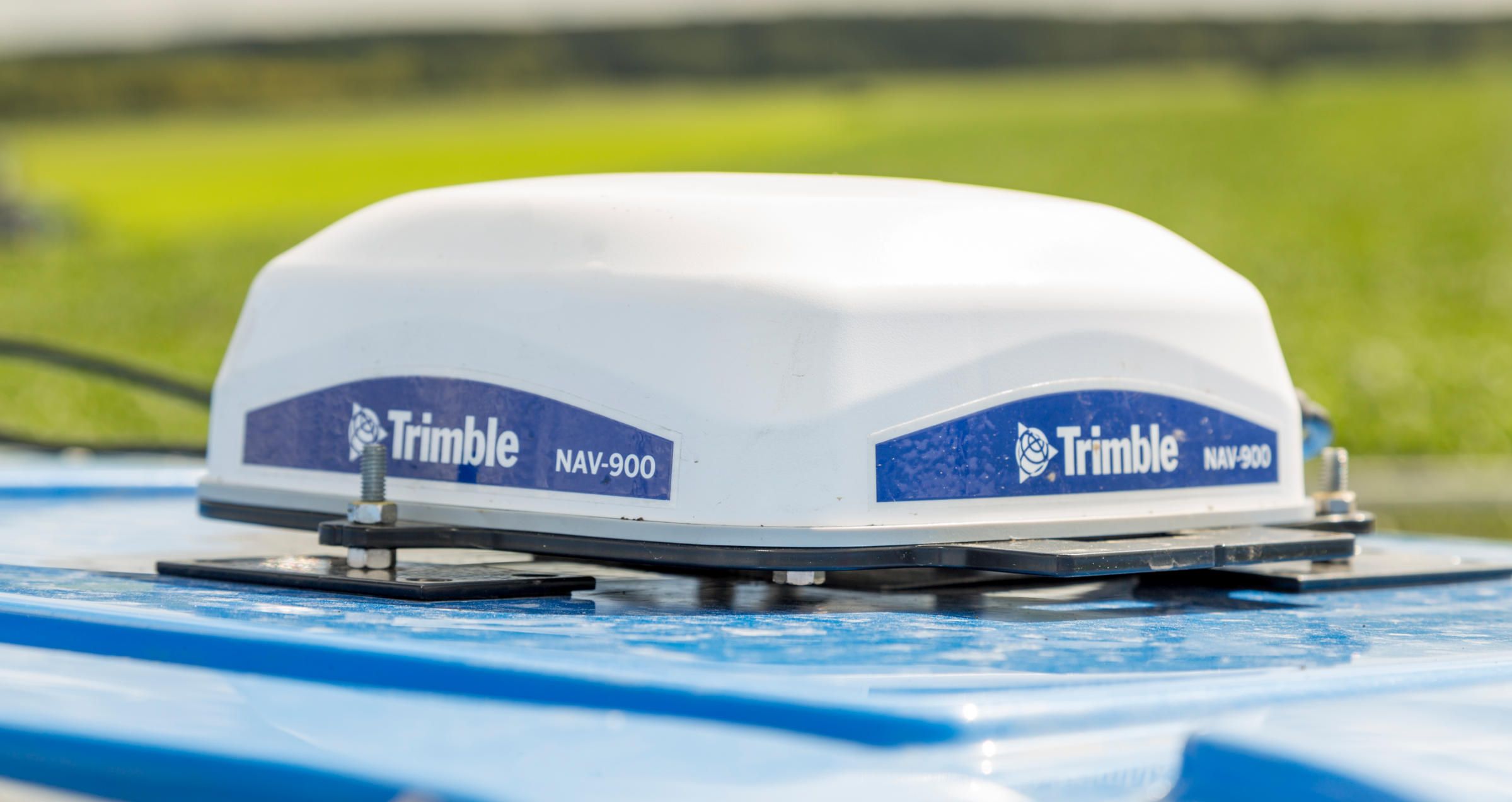 11. Trimble NAV 900.jpg