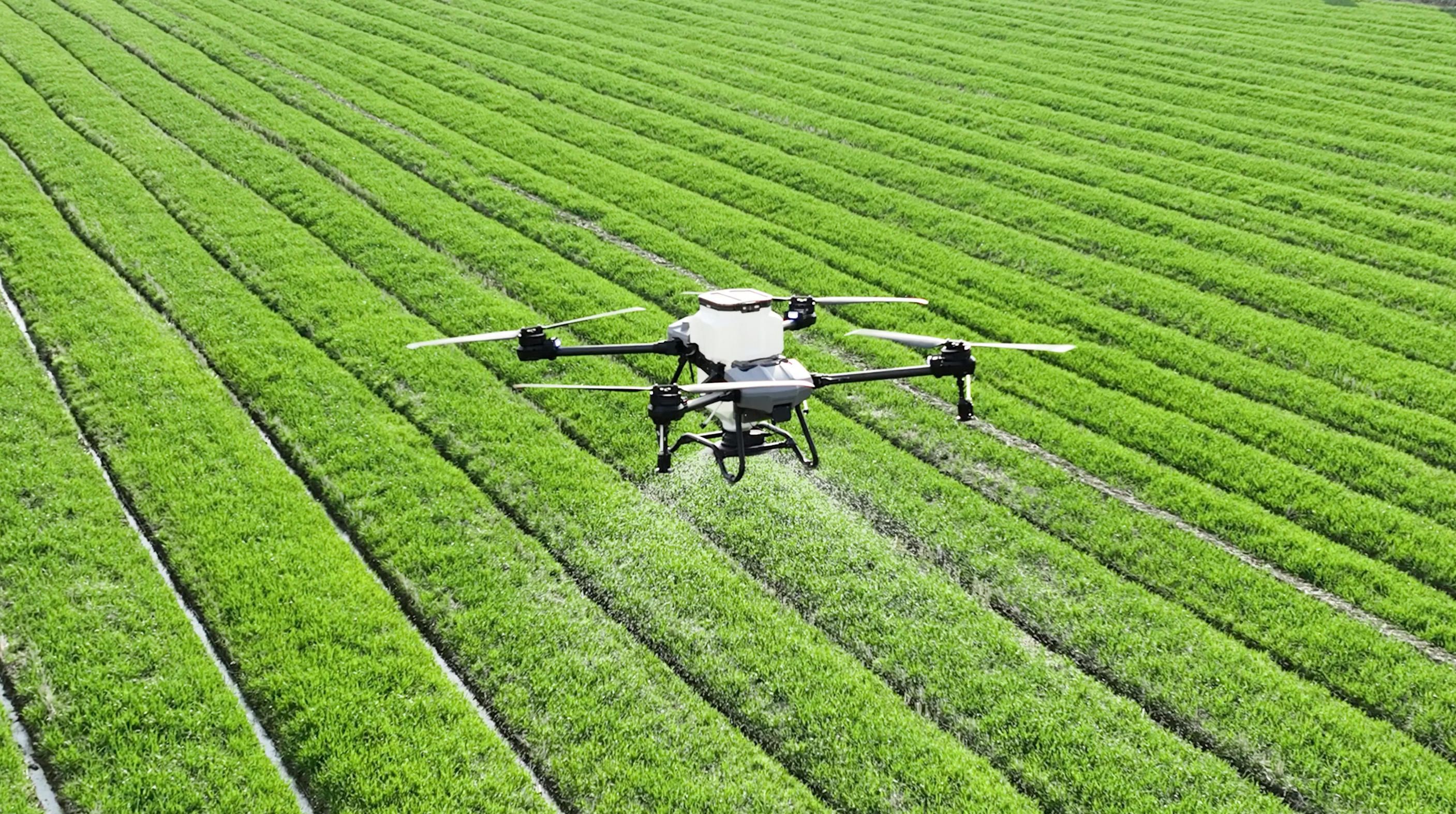 2. Agricultural drone for spraying.jpg