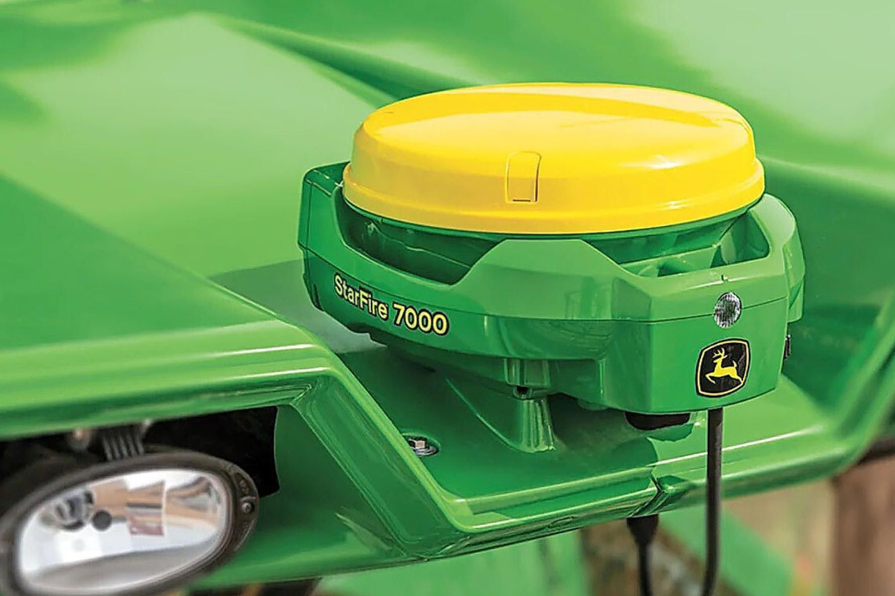 2. John Deere StarFire 7000.jpg