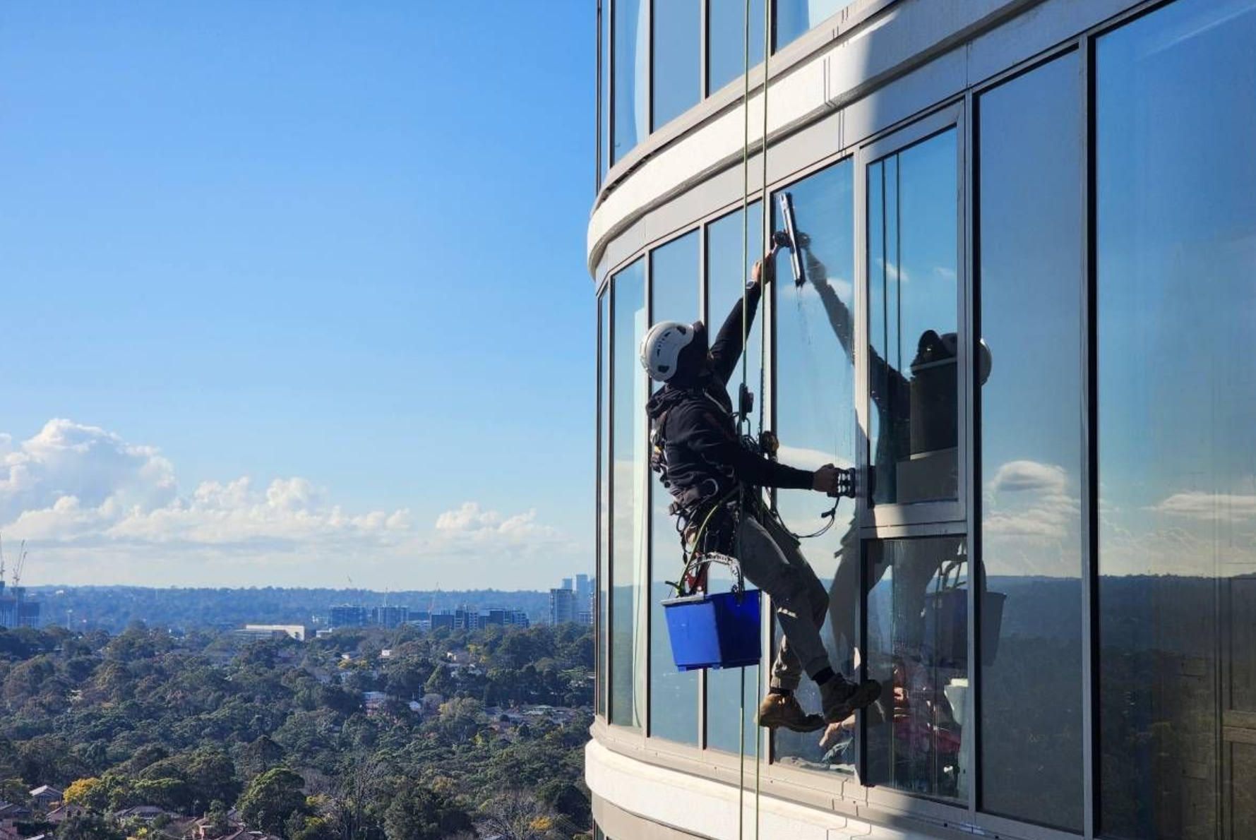 2. high-rise-window-cleaning-company-big-apple-new-york.jpg