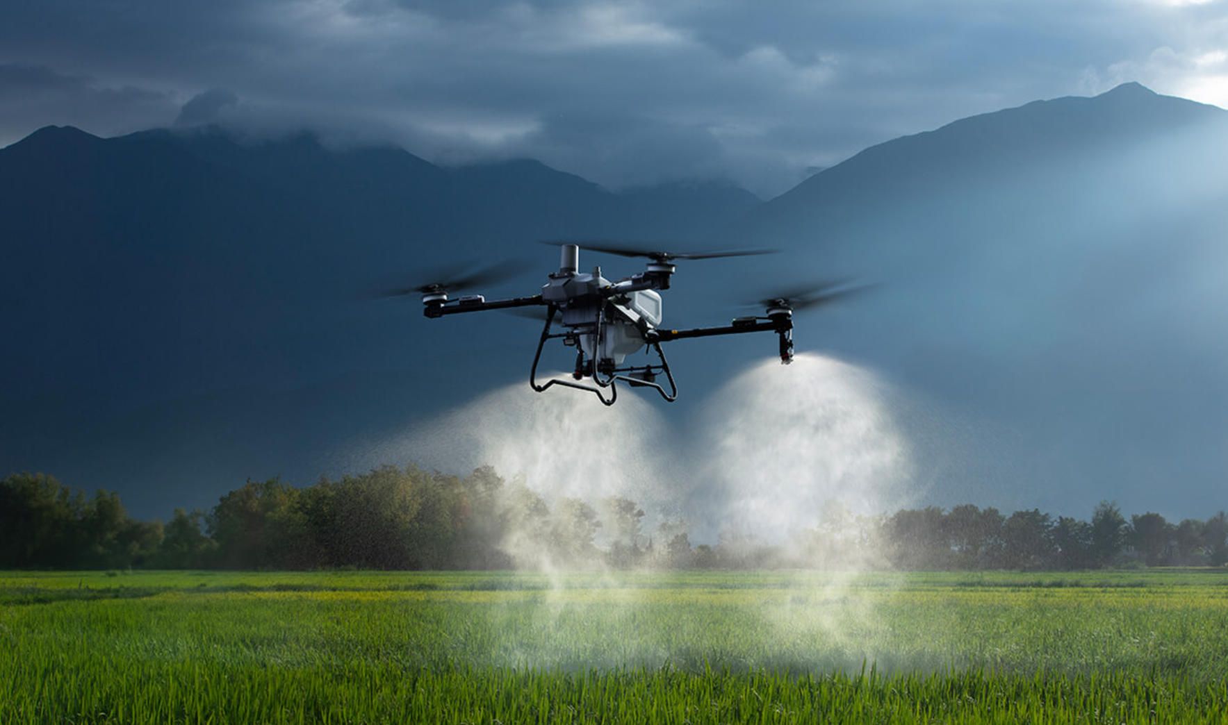 7. agras-t100-agricultural-spraying-drone-field-operation.jpg