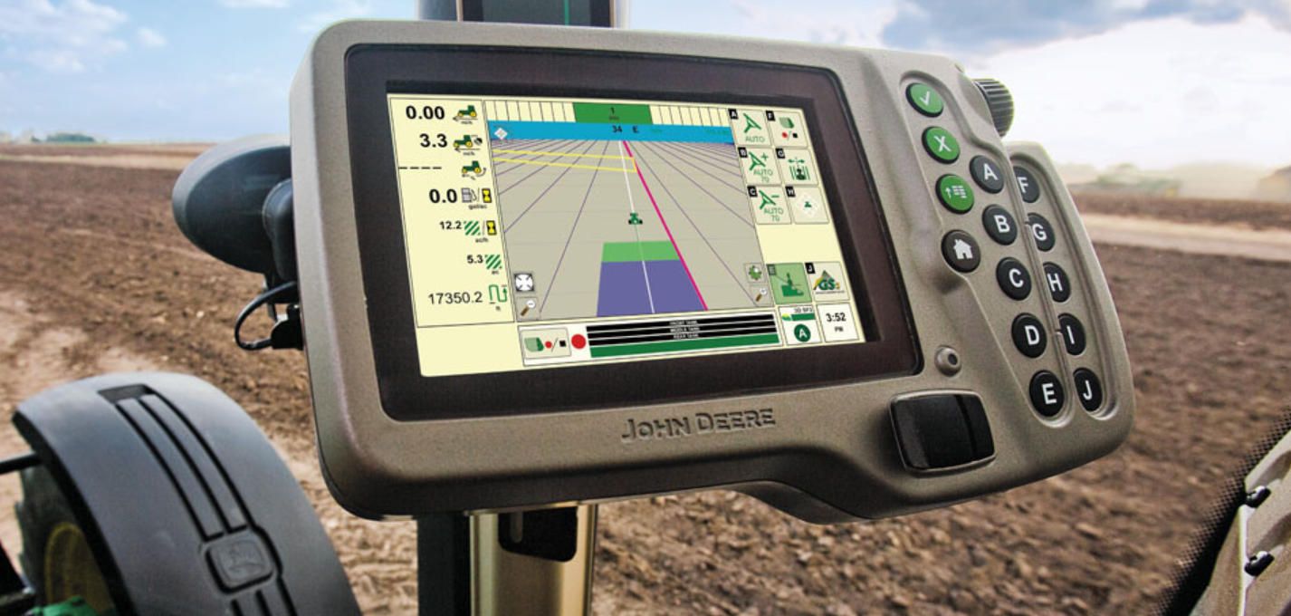 9. John Deere AutoTrac Universal.jpg