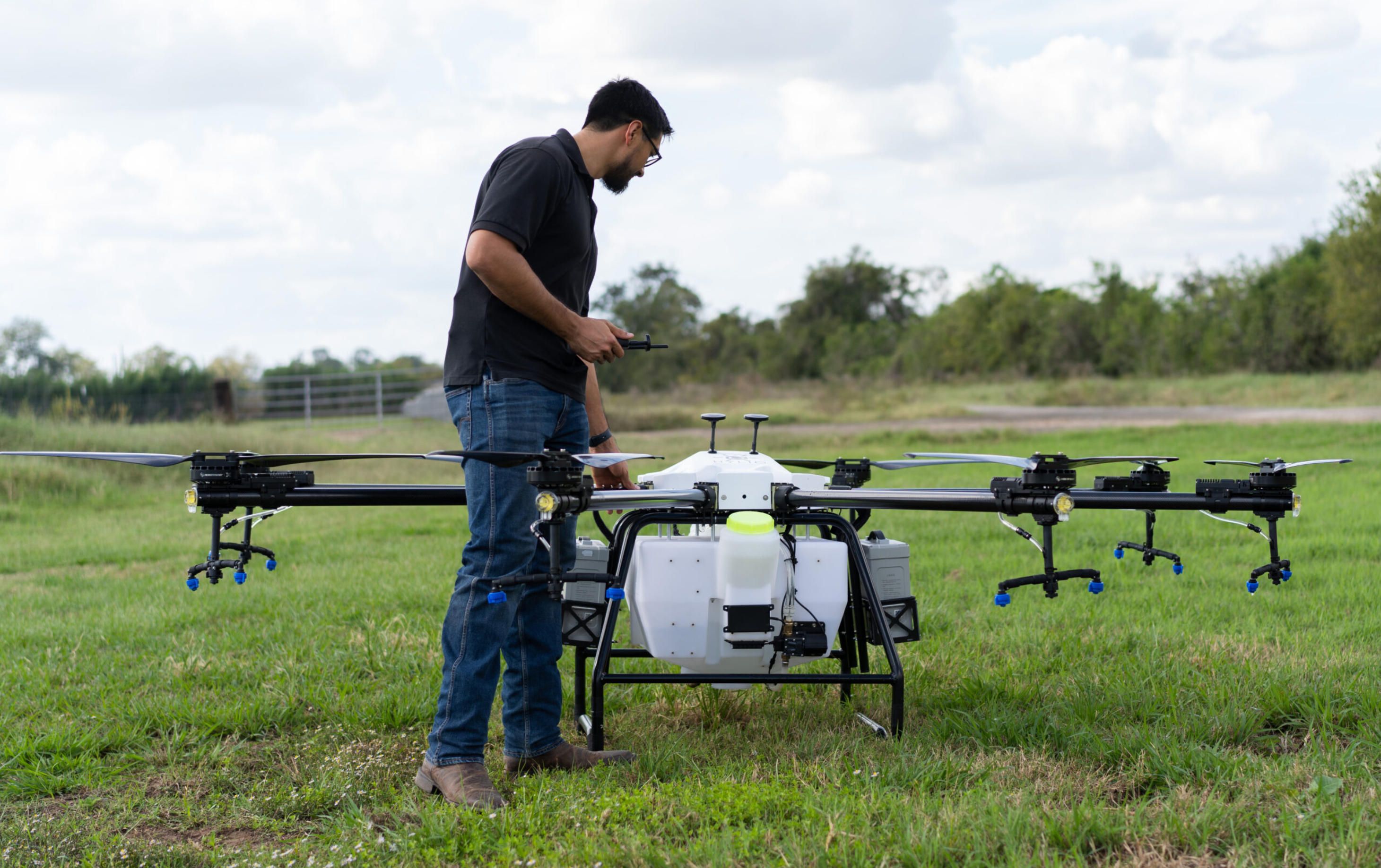 hylio-ag-272-texas-built-agricultural-spray-drone.jpg